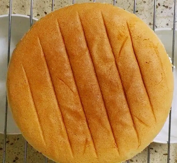 火爆全网的蛋糕，为什么你做的开裂，塌陷，湿粘？失败的原因在这