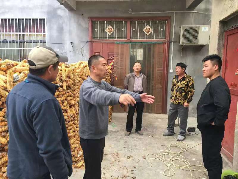 立足本职作表率勇于奉献争先锋,立足岗位做奉献奋勇争先创佳绩