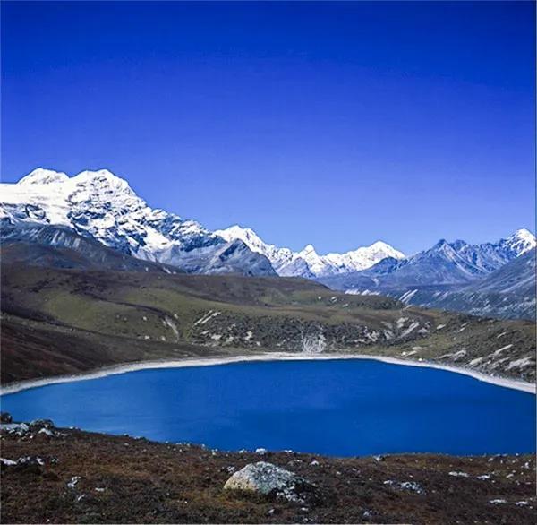 酸奶糊,酸奶湖6月份风景