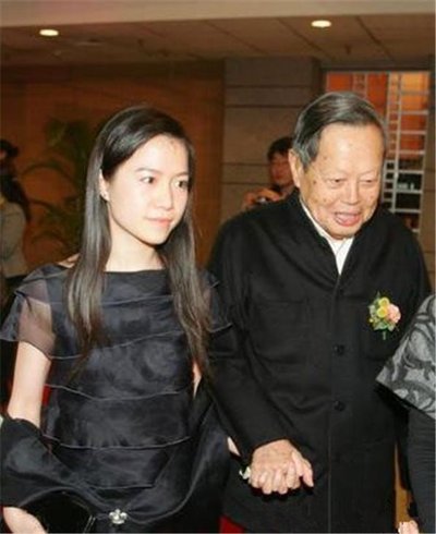 翁帆公开与杨振宁婚姻细节,82岁杨振宁与28岁的翁帆现况怎样