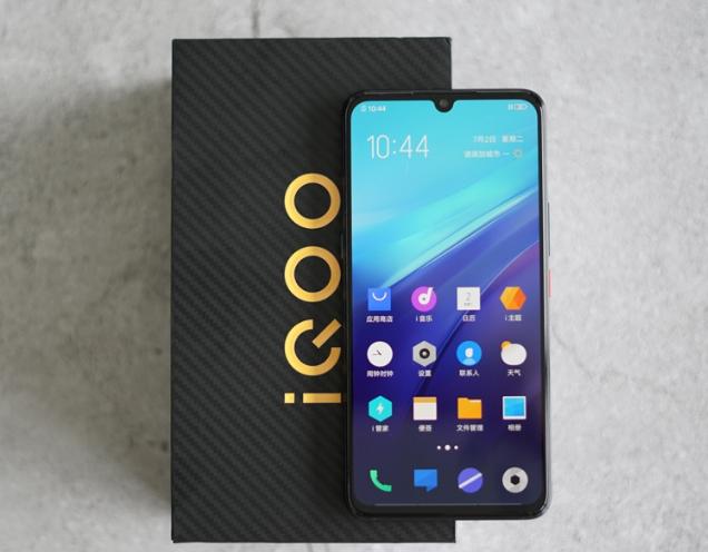 华为nova6同荣耀v30对比,华为nova6跟荣耀v30哪个自拍好