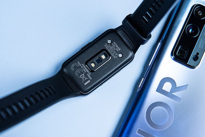 华为手环6和荣耀手环6和小米手环6,荣耀手环6详细评测