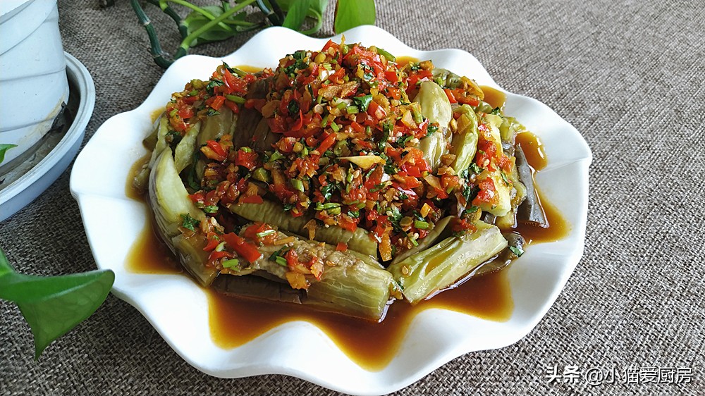 家常凉拌蒜香茄子的做法,想吃点开胃爽口的菜