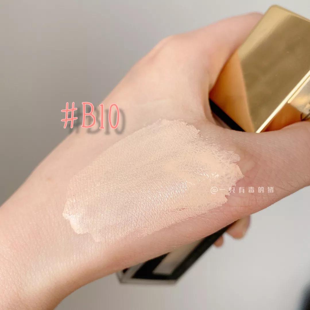 来看看闺蜜的化妆包,姐妹们的化妆包