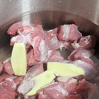 牛肉火锅最正宗做法,牛肉火锅的最正宗的做法视频