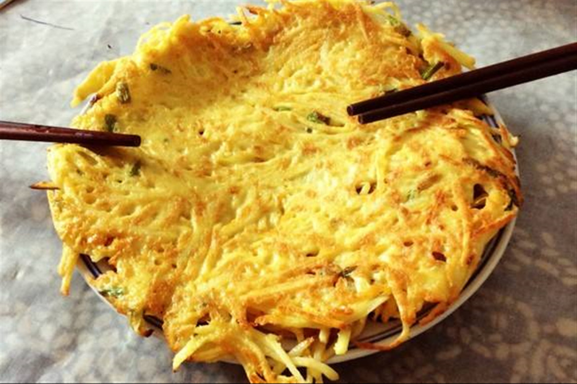 你还在这样炒菜吗,土豆还能这样吃外酥里嫩