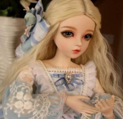 它总盯着我看,4岁女儿被1000元玩具吓哭,网友:换谁谁都怕