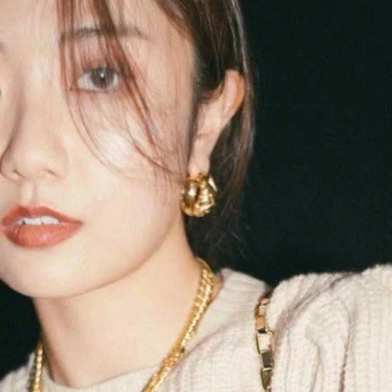 看一下明星的穿衣搭配,一起来看看明星的时尚搭配