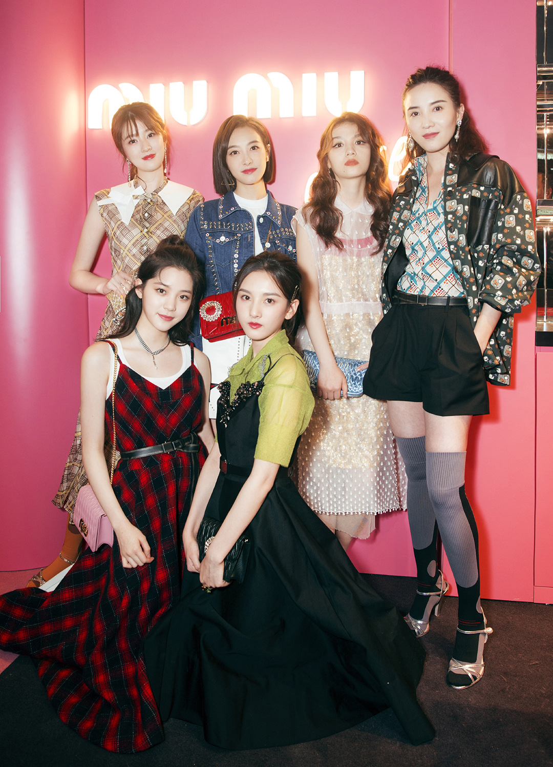 娱乐圈6位当红小花大PK，谁是你心中的最佳MiuMiu少女？