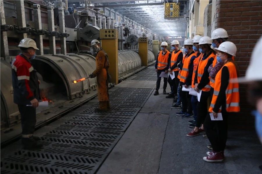 干了十五年电解铝,干了15年该不该离职