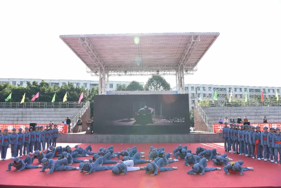 机器人在技能大赛上尬舞,世界机器人舞冠军挑战赛