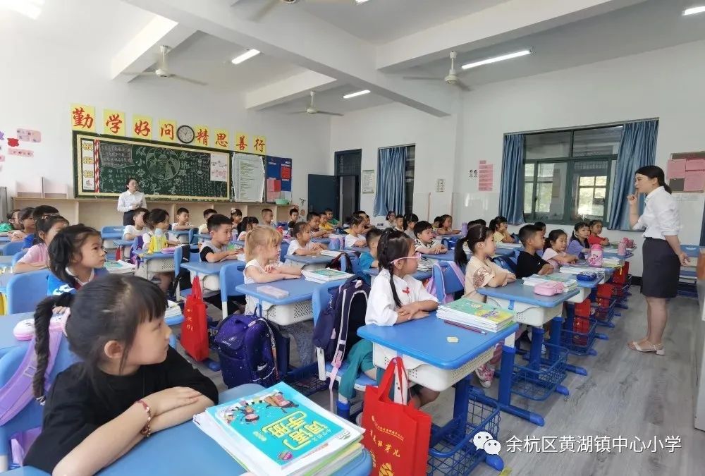 太暖心!新学期教室里这块特殊的黑板,羡慕了多少人