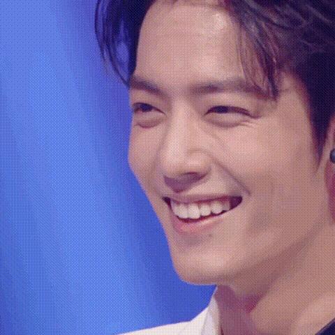 秋季盛典肖战评价,肖战时尚美丽盛典不知所措表情