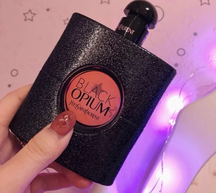 撩汉适合喷哪种香味的香水,单身吸引人的香水