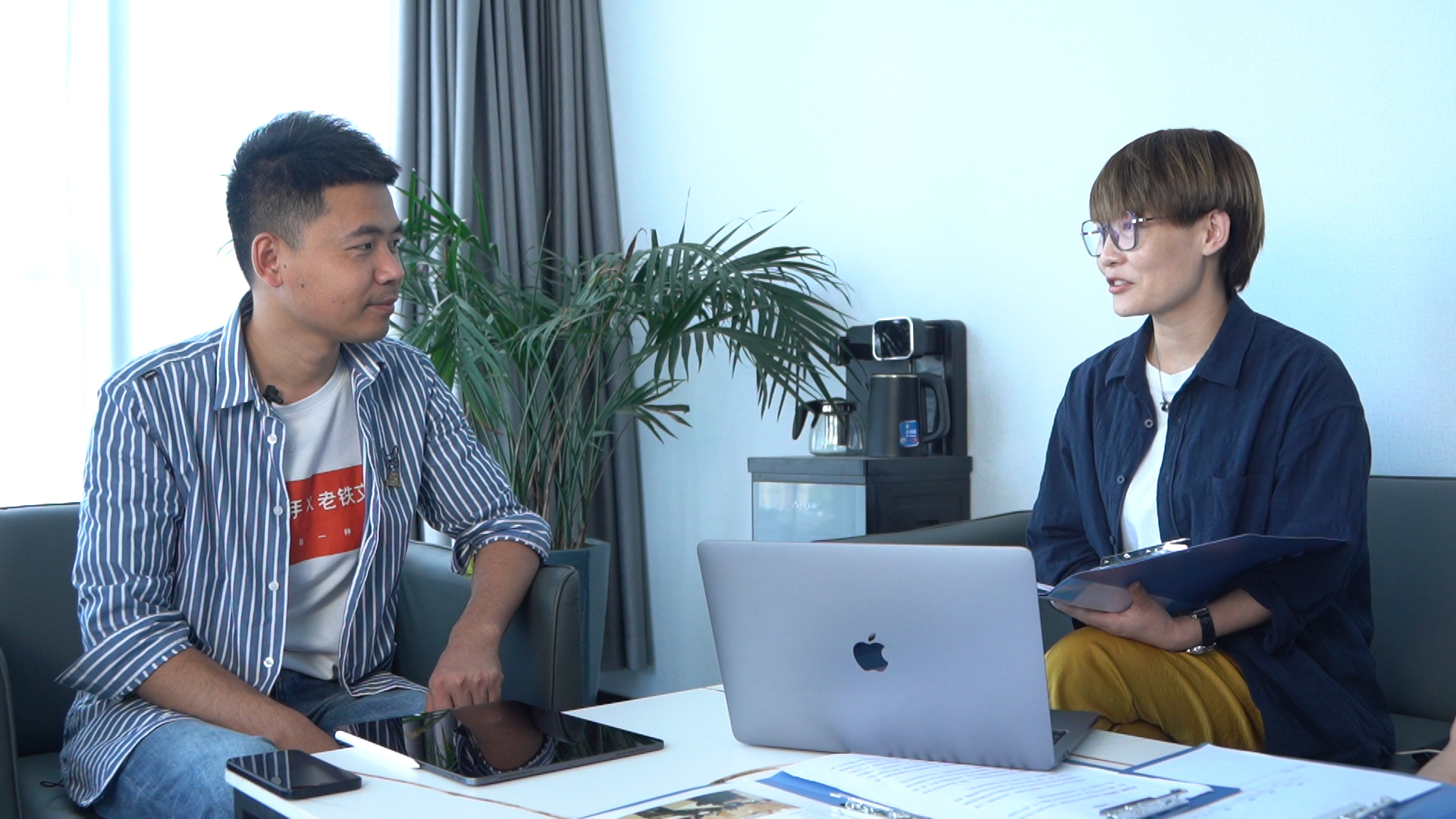 一个山村的姑娘逆袭到创业成功,穷小子逆袭成高富帅梦想成真