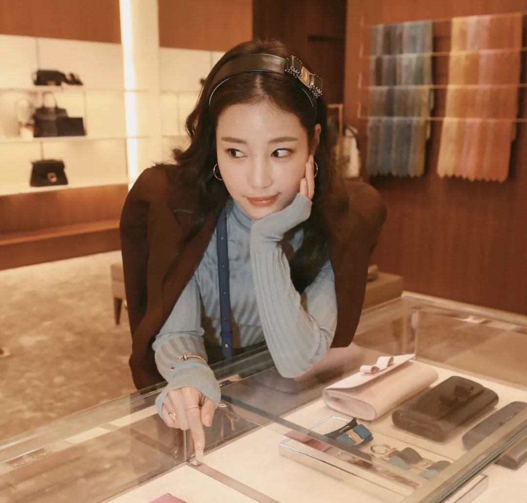 欧美时尚博主穿搭示范冬,韩系慵懒风冬季穿搭博主