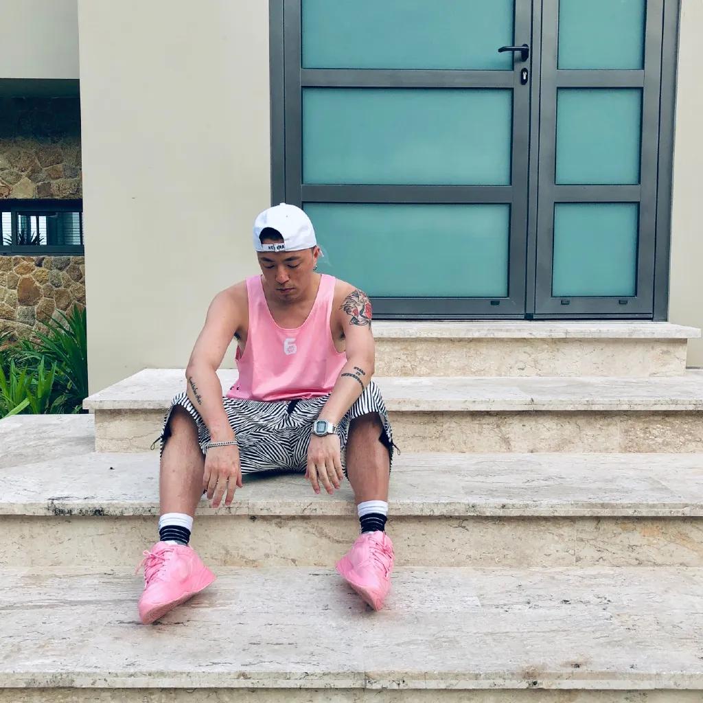 蔡徐坤同款潮鞋合集,蔡徐坤lisa虞书欣一起参加的综艺