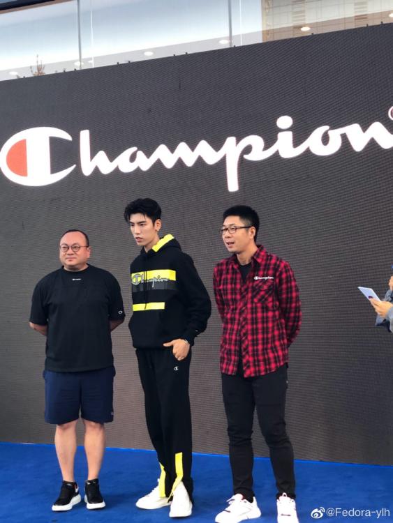 生图杀手王子异品牌官宣不断,红气养人是真的