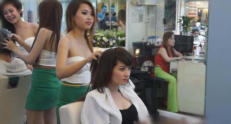 来中越边界做大生意赚大钱的越南阿妹靓靓闷声发财！