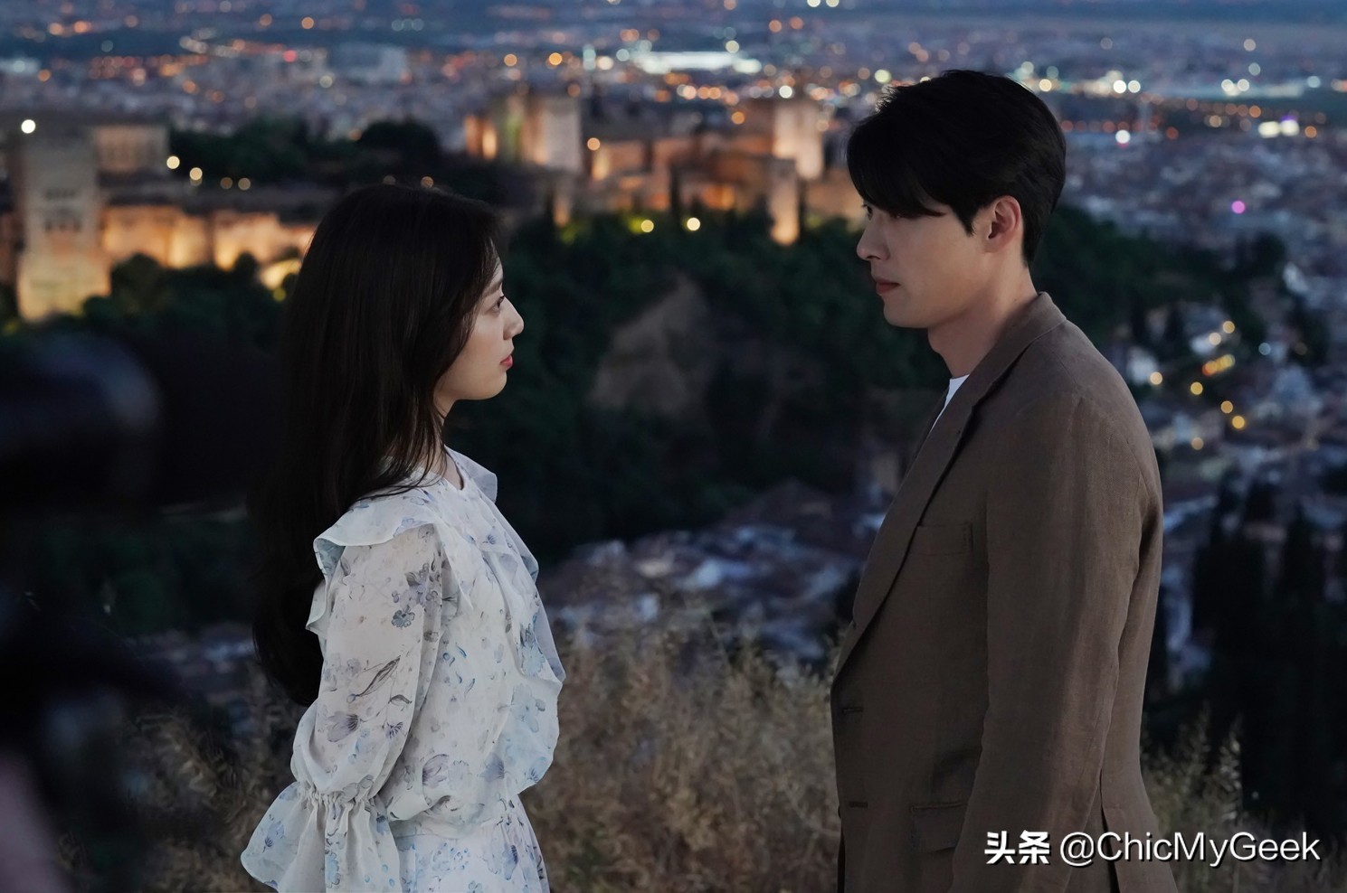 家族的诞生孙艺珍玄彬,韩剧爱的迫降孙艺珍抱着玄彬哭