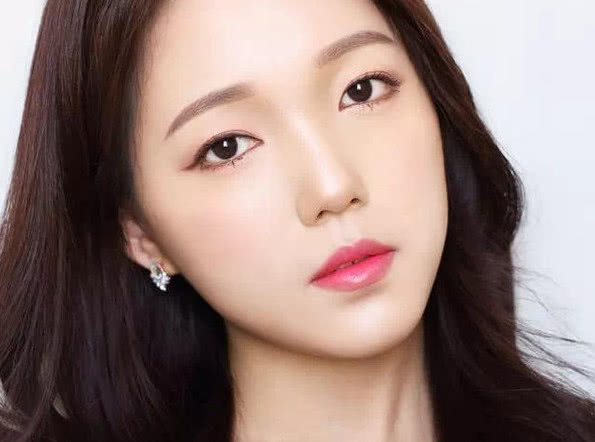 睡觉不卸妆，容易造成这4种严重后果，你卸妆了吗？