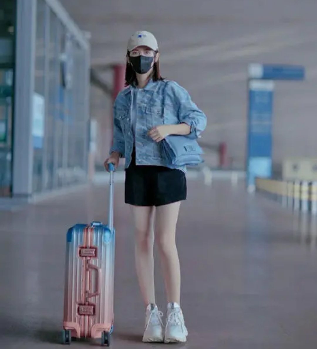 秋季牛仔外套怎么搭配好看,牛仔外套如何搭配春天穿更洋气