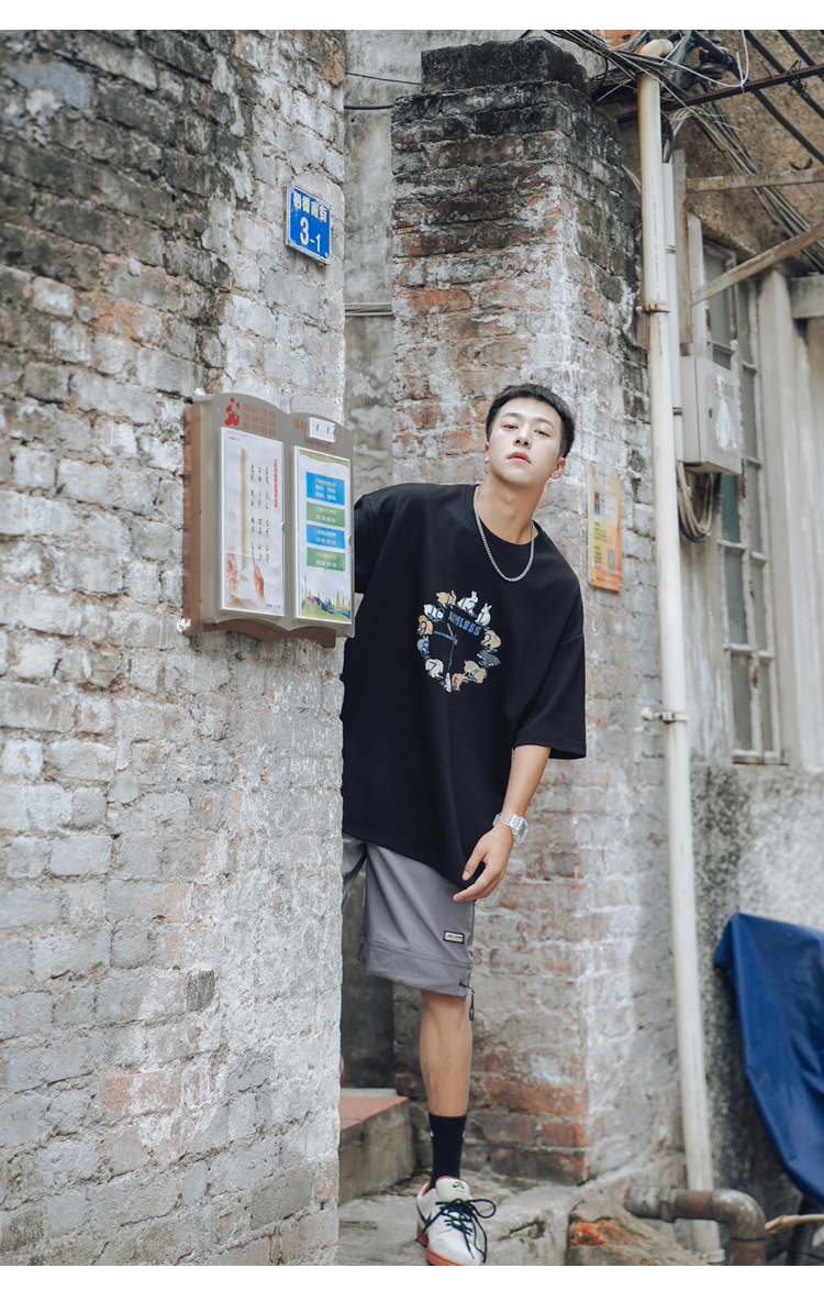 夏季回头率爆表的短裤穿搭,休闲减龄穿搭尝试一下短裤风格