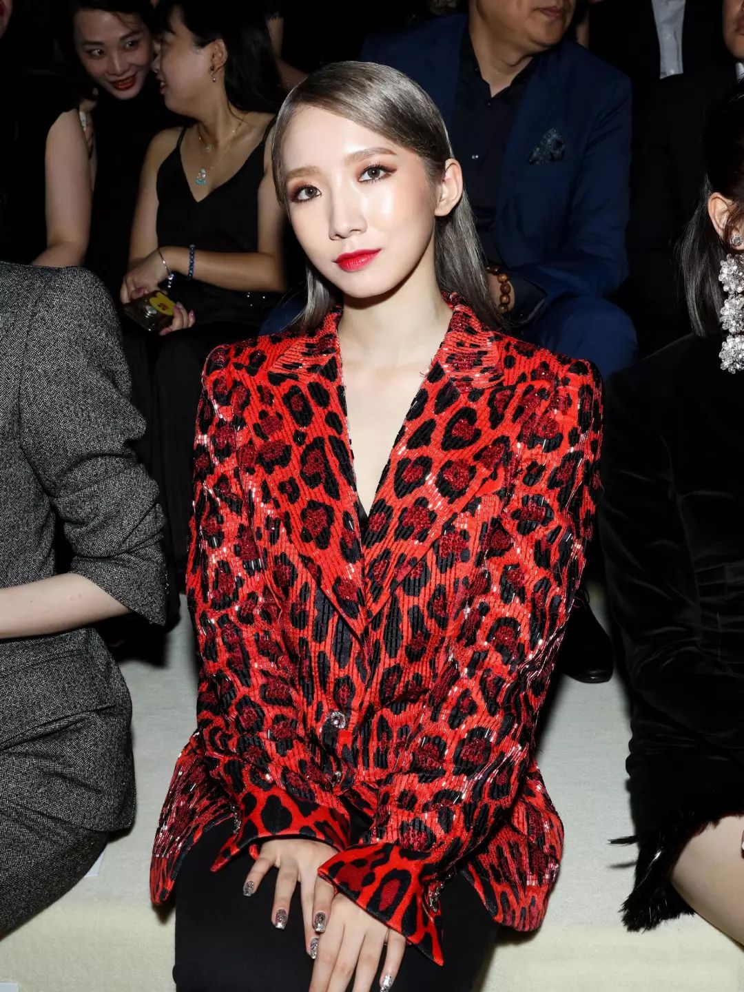 何穗和景甜综艺节目,何穗井柏然代言的视频