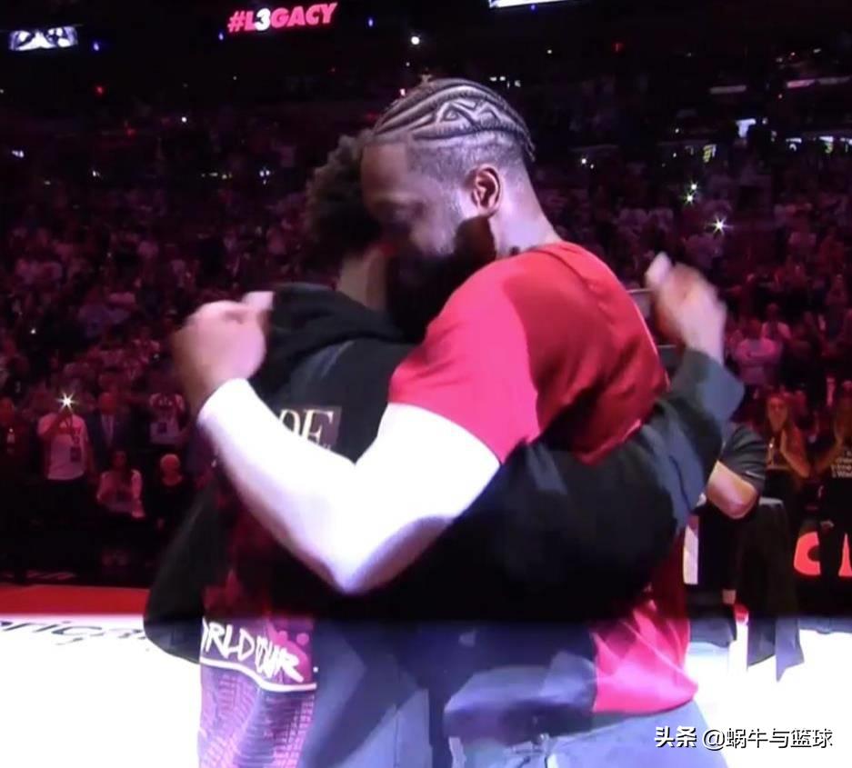 韦德为啥穿3号球衣,韦德含泪退役三号球衣