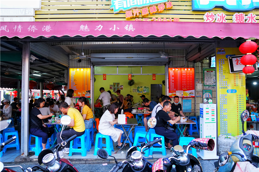 北海旅游，鲜榨果汁6块深海鲍鱼1.2元，东北大哥为何在此居住30年