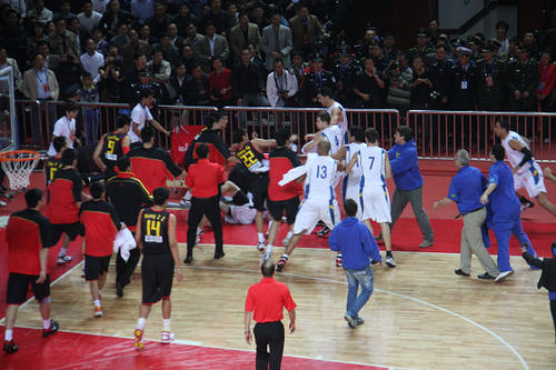 中国男篮对巴西历史胜负,男篮巴西冲突全过程