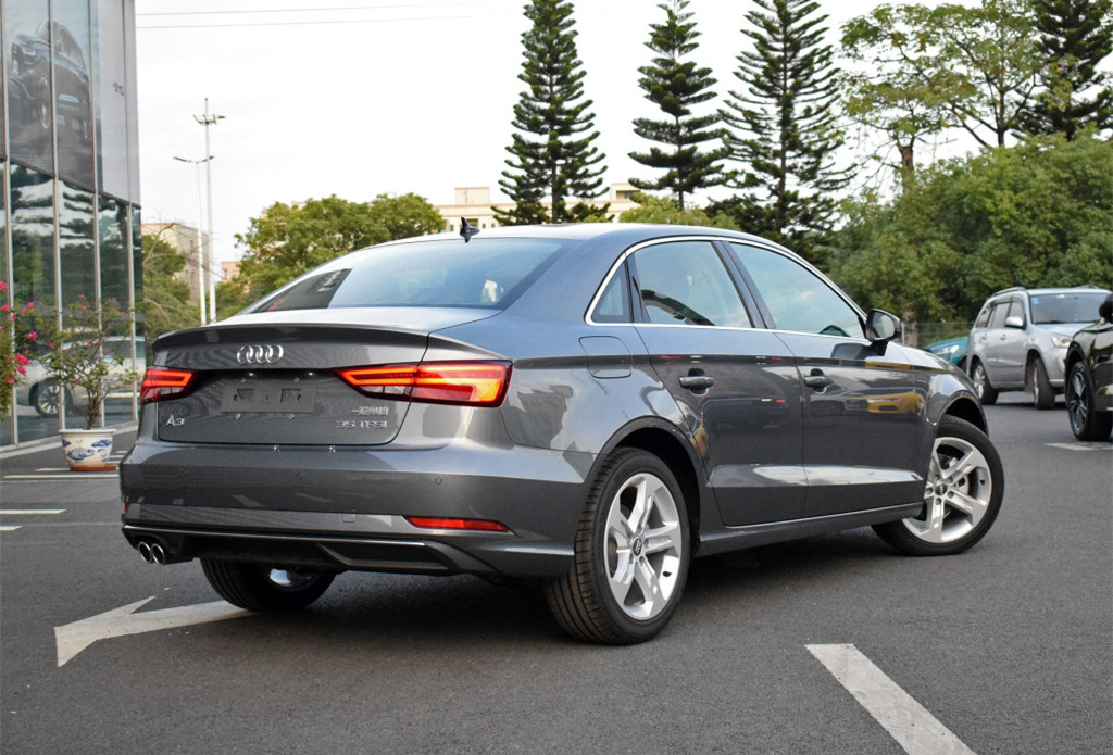 奥迪a3降价14万最低首付多少钱,17万左右买奥迪a3值不值