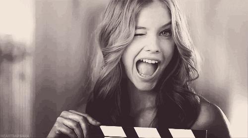 「今日礼物」一到这个时候，在办公室里就冻手冻脚的