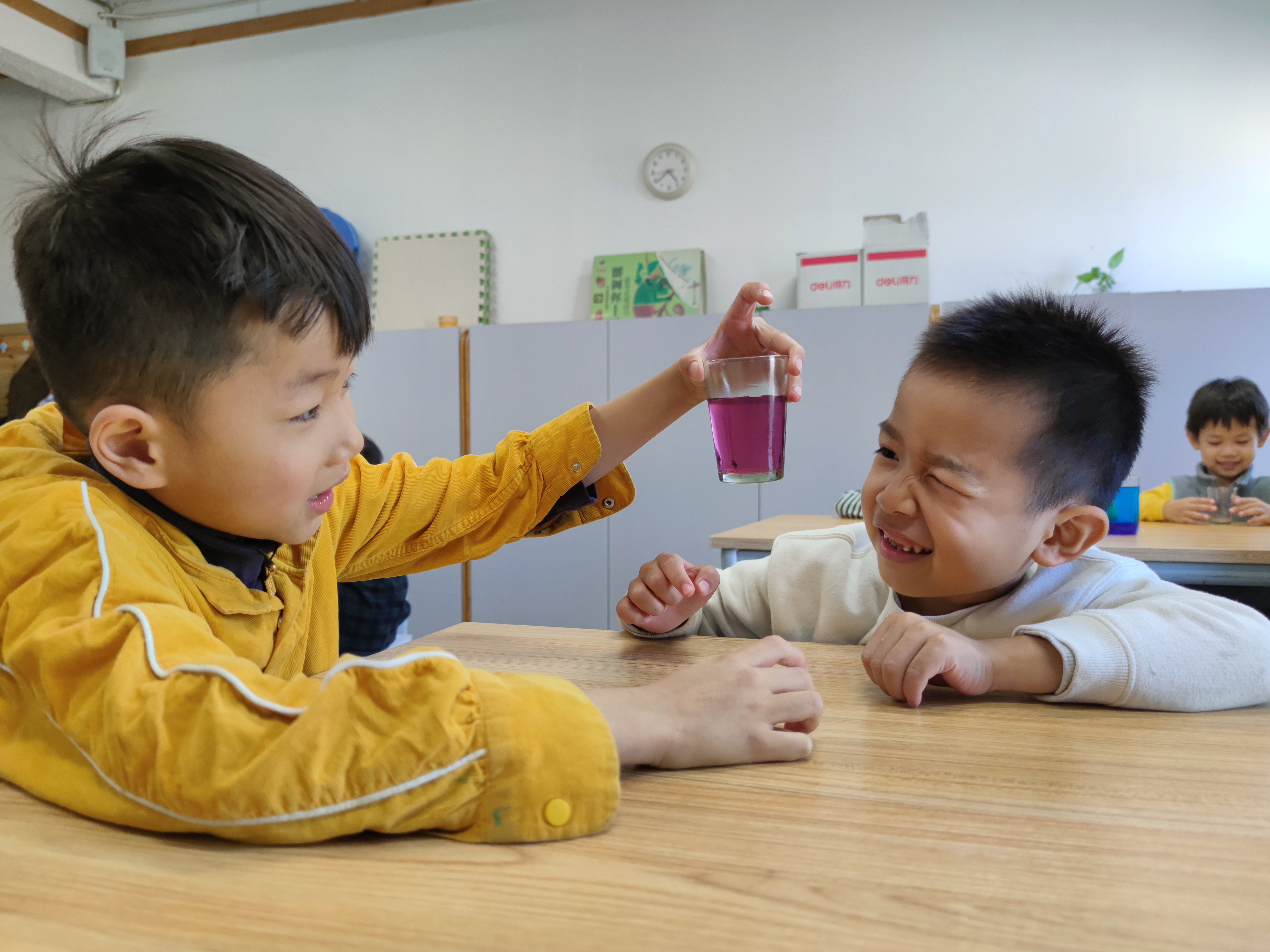 日日新小学怎么样,为什么小学要换班