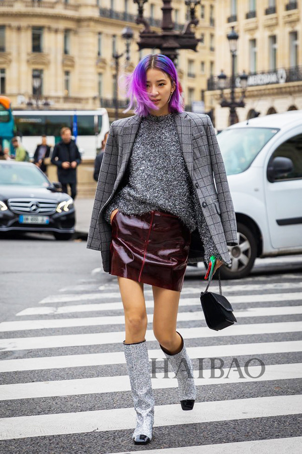 什么颜色显白适合黄黑皮肤衣服,最流行的衣服颜色显肤色白