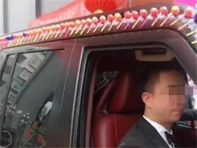 偶遇揽胜婚车,偶遇棒棒糖婚车
