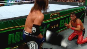 wwe最最残忍的十大事件,wwe蛋碎集锦