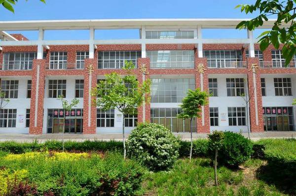 72年风化雨润英才辈出，漯河高中校园文明和谐谱新章