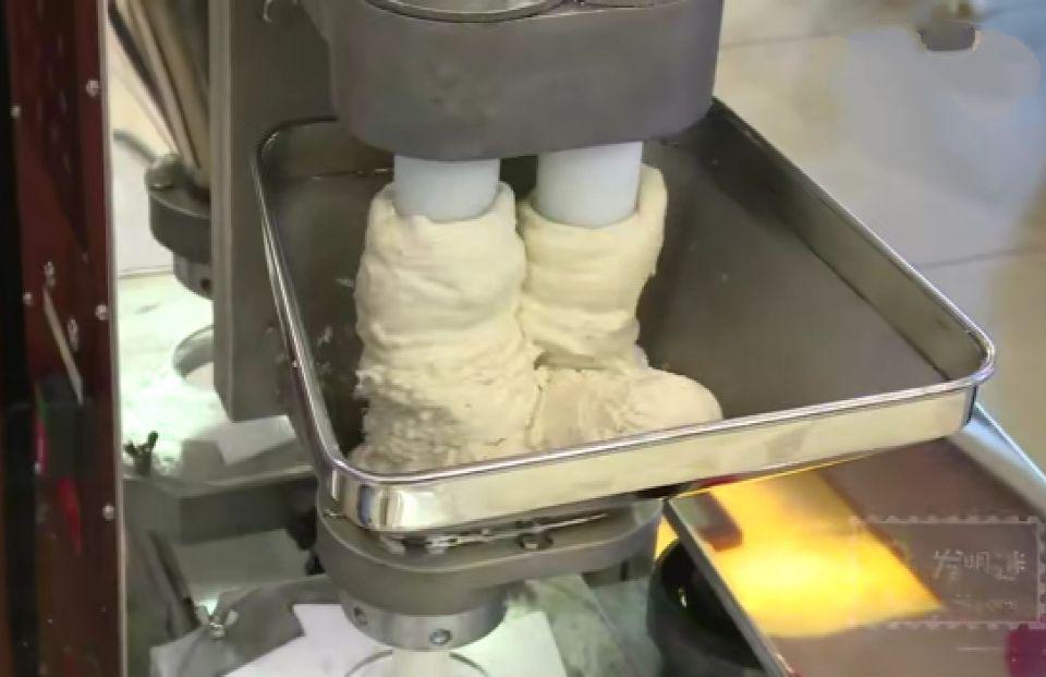 牛人发明自动包子机,连面点师傅都要下岗了