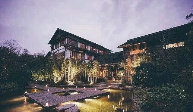 过年旅游最值得去的地方且人少,春节适合去哪游玩美食多