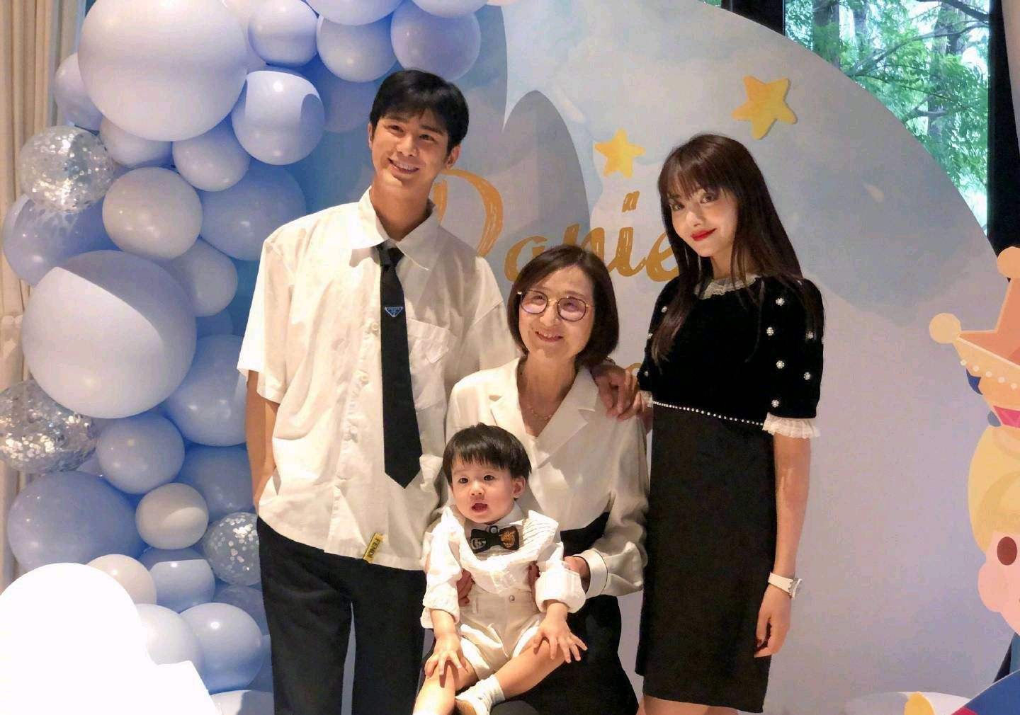 姜潮麦迪娜圈粉,麦迪娜衬衫配阔腿裤