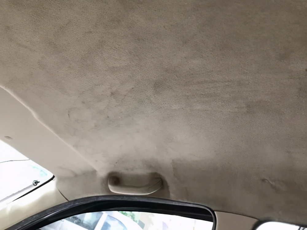 清洁车内小妙招,车顶棚脏了怎么清洗自己在家