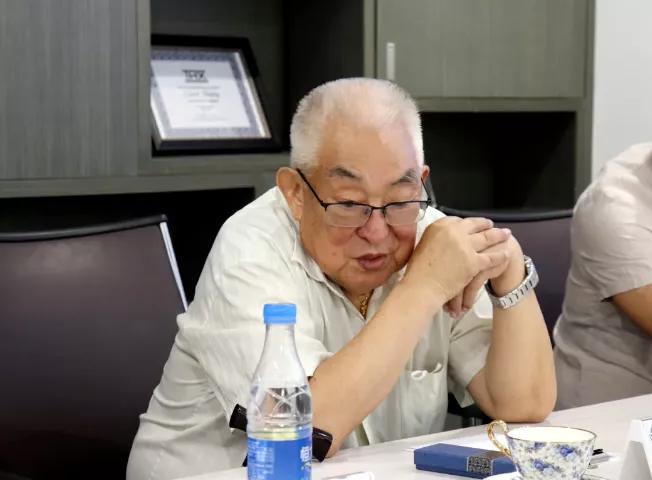 一个“不想上”北外的姑娘，却成为新中国的大使