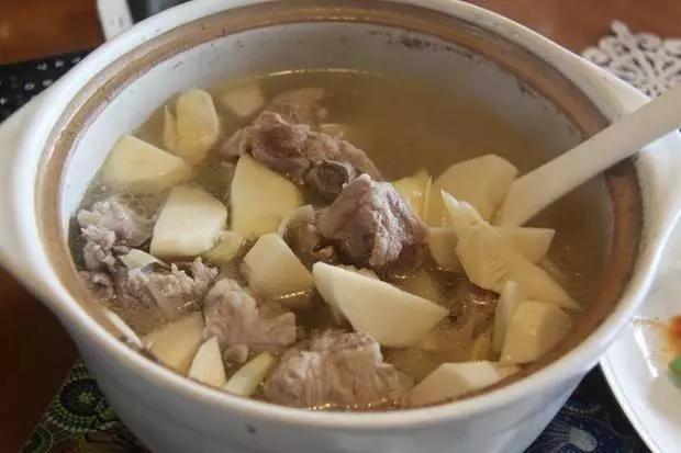 排骨怎么炖才能更好吃排骨炖冬瓜,排骨炖出来汤好白