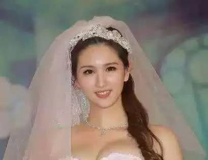 替父还债的女星嫁给70岁的男人,替父还债的富豪