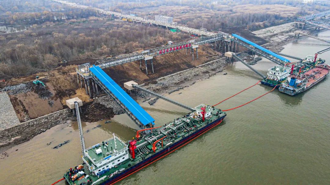 长江船舶洗舱,长江上的船舶怎样洗澡