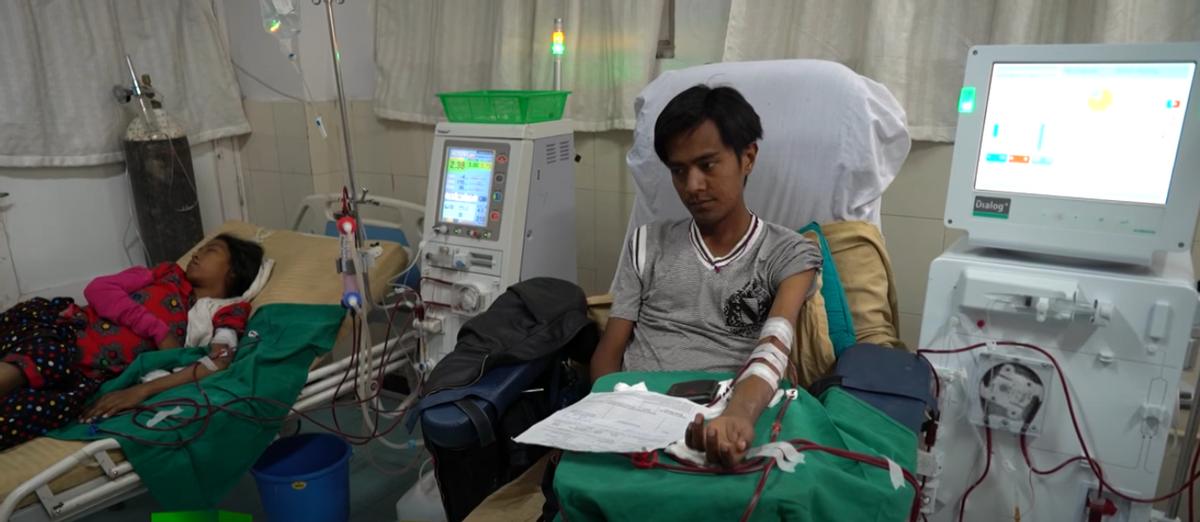 尼泊尔“卖肾村”，村民900美元“高价”卖肾，人人身上一道疤