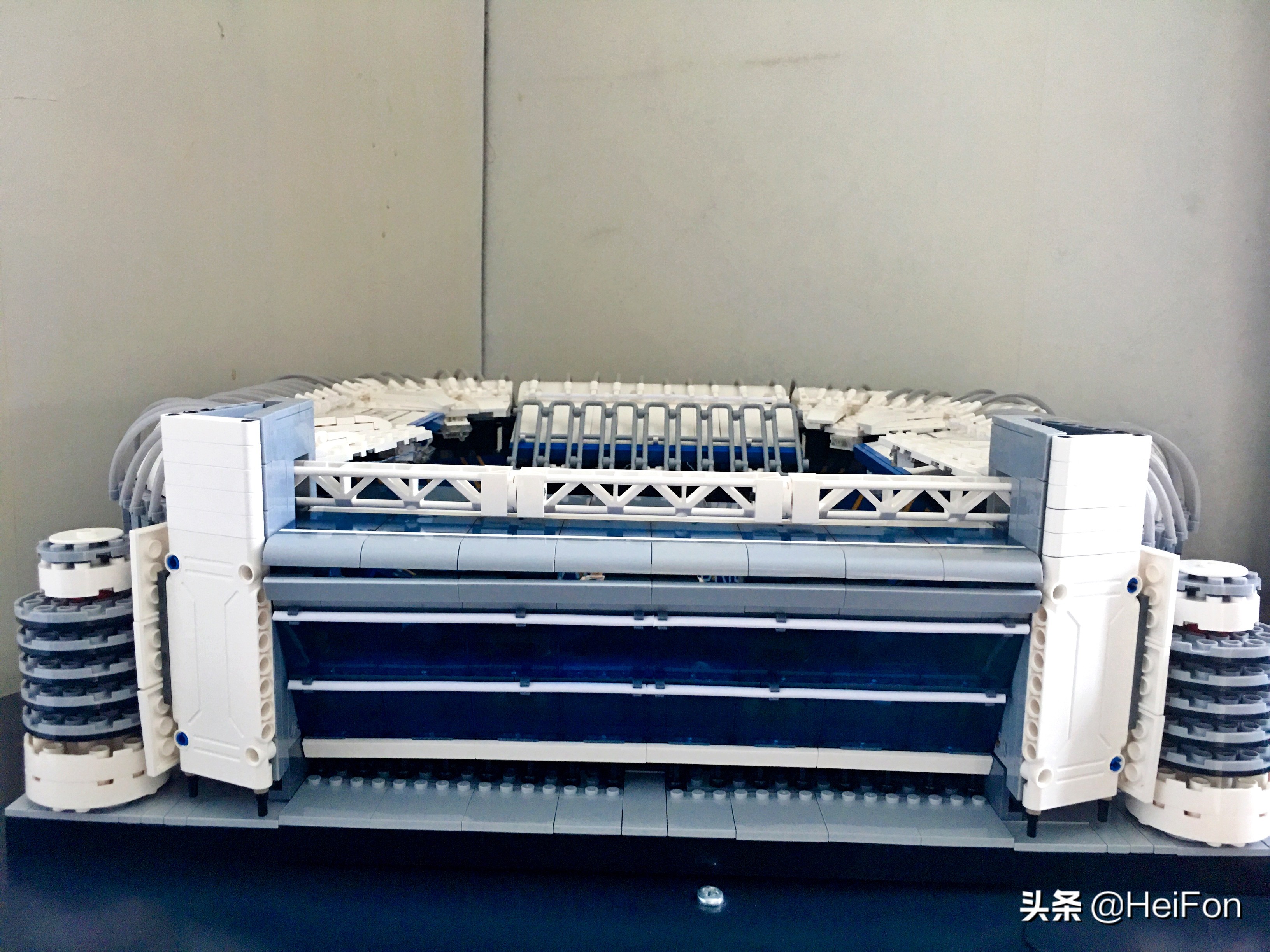 用乐高做足球场,伯纳乌球场乐高搭建全过程