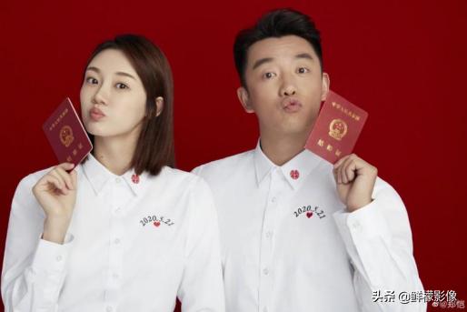 结婚纪念照怎么拍最美,穿黑色衣服拍结婚证件照好看吗