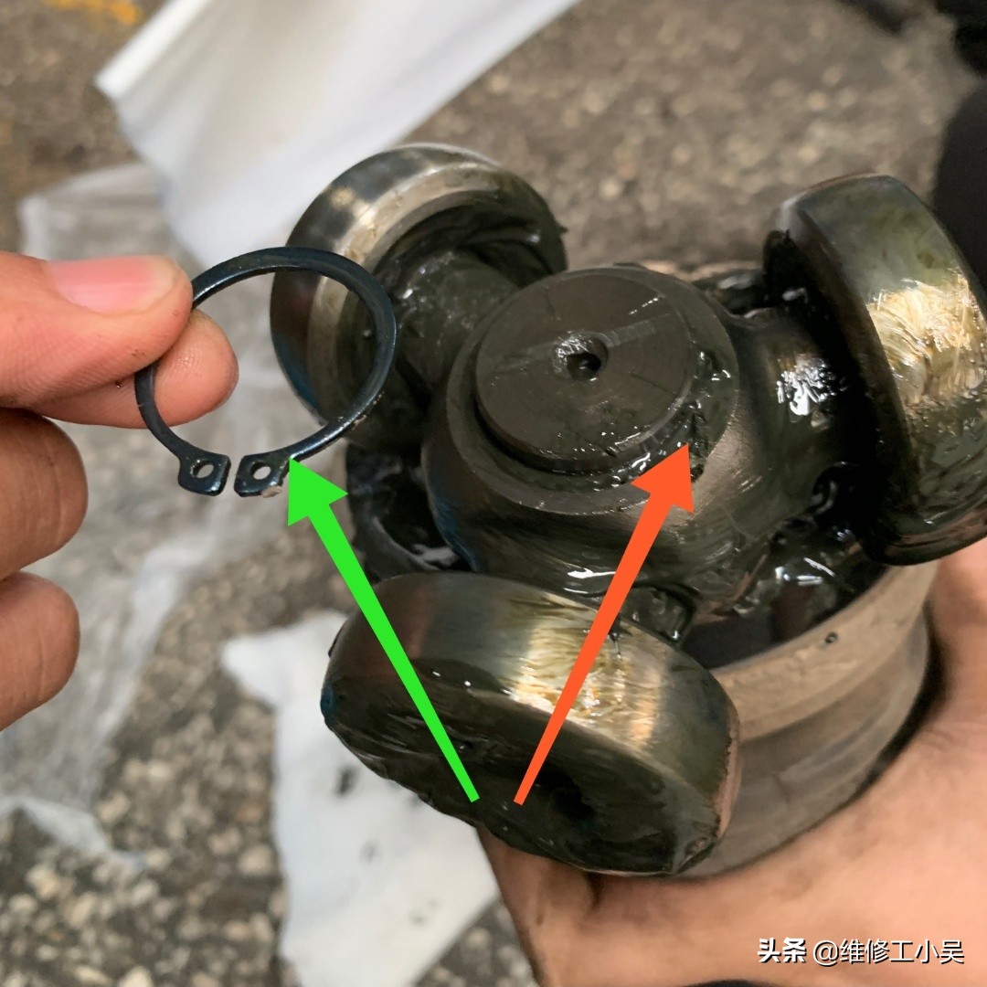 支臂漏油有必要换吗,支臂漏油